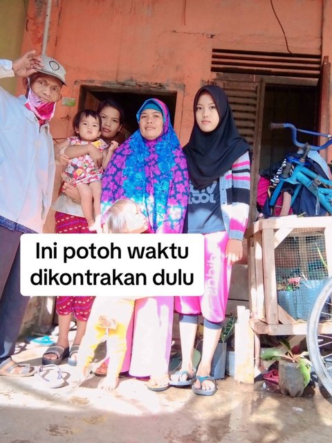 Kisah Sukses Anak Tukang Balon dan Penjual Mainan yang Berhasil Jadi Sarjana, Banjir Pujian