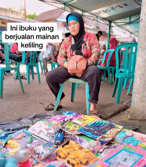 Kisah Sukses Anak Tukang Balon dan Penjual Mainan yang Berhasil Jadi Sarjana, Banjir Pujian