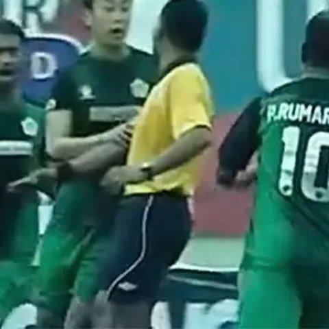 Terjadi Lagi di PON 2024, Deretan Kasus Pemukulan Wasit di Sepak Bola Indonesia ini Pernah Fenomenal di Masanya