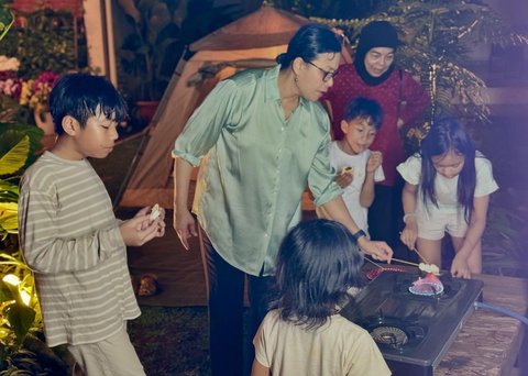 Liburan Sederhana Ala Sri Mulyani, Camping Sama Cucu di Halaman Rumah Ada Bintang Tamu Favorit Makin Seru