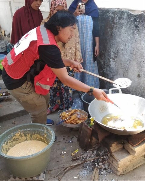 Ucapan Nyeleneh Komeng saat Menggoreng Tempe soal Politik Bikin Salfok