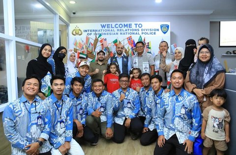 Potret Irjen Krishna Murti Bertemu Anak-Anak Palestina, Ada Momen Haru Berpelukan Sambil Bilang 'Aku Sayang Kamu'