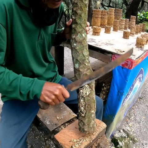 Uniknya Batik Kukun, Pohon Bermotif Batik Alami yang Jadi Buah Tangan Khas Tangkuban Parahu