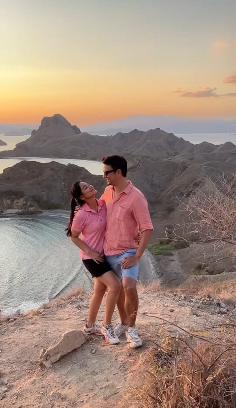 5 Momen Keseruan Titi Kamal saat Liburan di Labuan Bajo, Romantis Banget Bareng Suami!