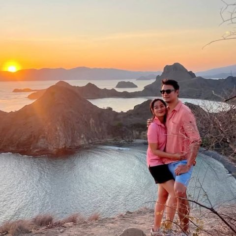 5 Momen Keseruan Titi Kamal saat Liburan di Labuan Bajo, Romantis Banget Bareng Suami!