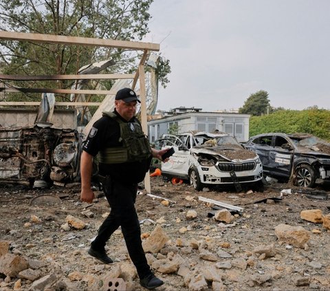 FOTO: Dampak Rusia Bombardir Kota Kyiv Rusak Masjid Asosiasi Muslim Ukraina