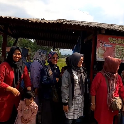 Viral Jajanan Sunda Ciwang Mak Oyah di Cianjur Sampai Diburu Orang Luar Kota, Ternyata Ini Daya Tariknya