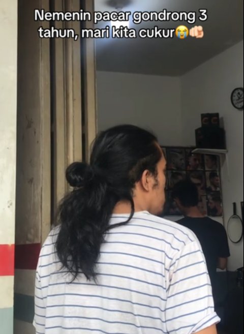 Wanita Ini Temani Sang Kekasih Cukur Rambut Setelah 3 Tahun Gondrong, Perubahan Penampilannya Bikin Pangling