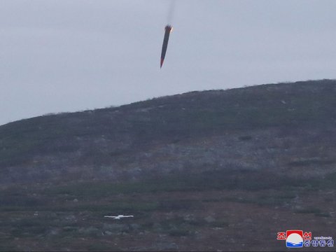 FOTO: Ngeri! Korea Utara Tembakkan Rudal Balistik Berhulu Ledak Monster