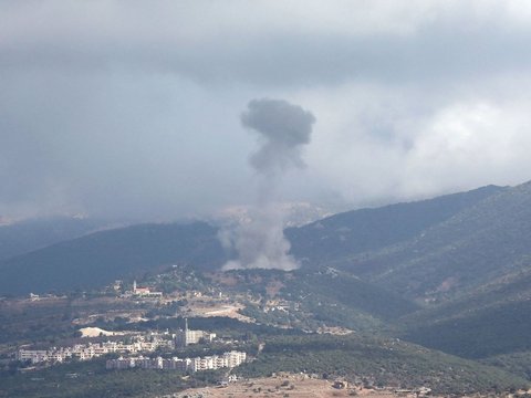 FOTO: Sengit, Perang Israel Vs Hizbullah Lebanon Saling Gempur hingga Hancurkan Salah Satu Pusat Permukiman Kedua Negara