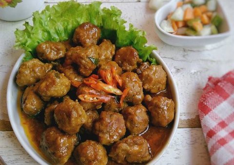 Resep Semur Ayam Simpel tapi Bumbunya Medok dan Rasanya Enak