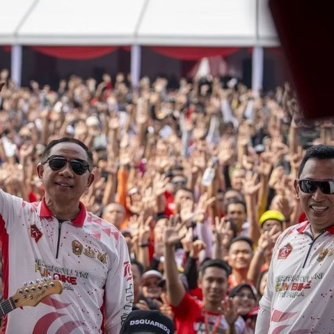 Jokowi Mendadak Sopiri Panglima TNI dan Kapolri, Dua Jenderal Bintang 4 Senyum Lebar jadi Penumpang