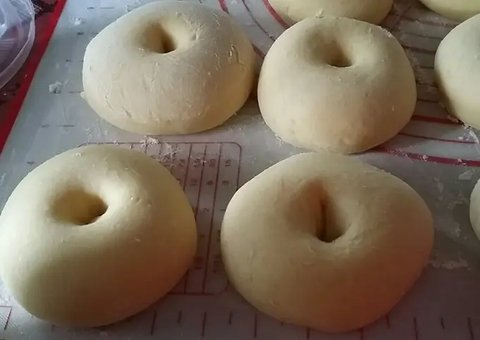 Bongkar Resep Donat Ala Bakery, Rahasia Donat Tetap Empuk Meski Sudah Dingin