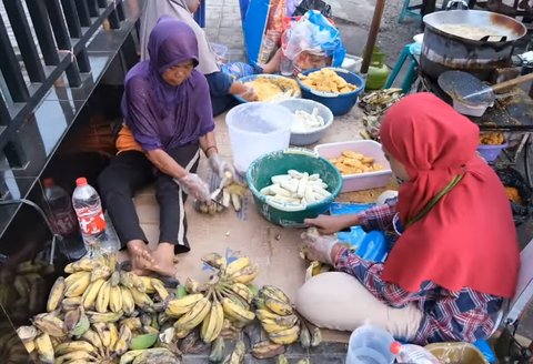 Kuli Bosan Hidup Susah, Banting Setir Jualan Pisang Keju Ramainya Minta Ampun Sampai Difitnah Pakai Dukun