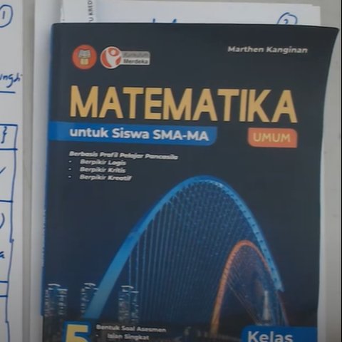 Sering Bikin Siswa Degdegan Lewat Buku Matematika & Fisika, Sosok Marthen Kanginan Kini Sebarkan Ilmu Jadi YouTuber