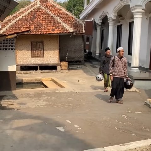 Mengenal Mama Kandang Sapi, Sahabat Seperjuangan Soekarno dari Cianjur