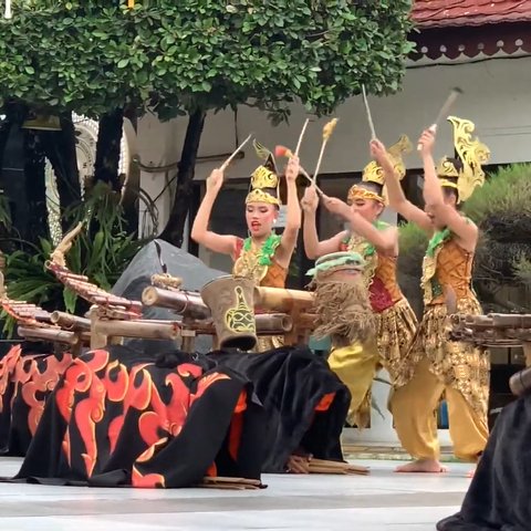 Uniknya Alat Musik Sunda Langgir Badong, Terinspirasi dari Seekor Kalajengking