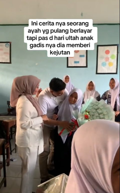 Momen Ayah Berkunjung ke Sekolah Anaknya Setelah Pulang Berlayar untuk Beri Kejutan Ultah, Aksinya Bikin Haru