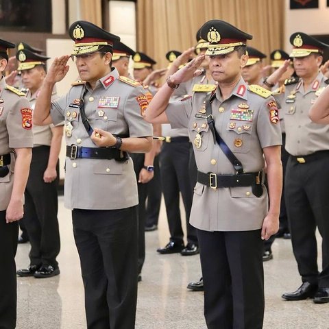 Jenderal Polri Lulusan Terbaik 90 kini Punya Jabatan Baru, Intip Potret Disalami Kapolri