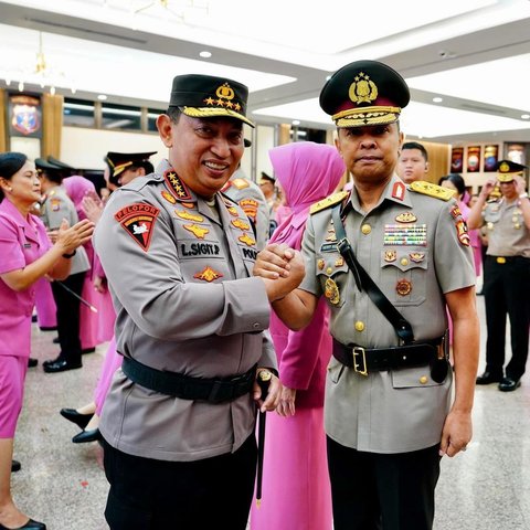 Jenderal Polri Lulusan Terbaik 90 kini Punya Jabatan Baru, Intip Potret Disalami Kapolri