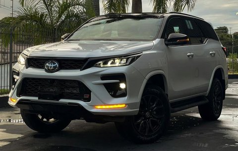 Toyota Fortuner Facelift Akan Diluncurkan Jumat Besok, Mengusung Desain Serupa Legender