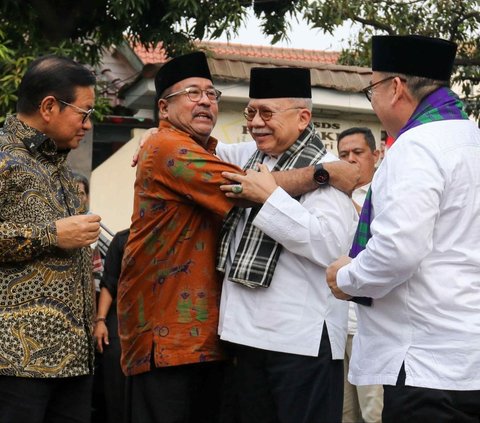 FOTO: Momen Pramono - Rano Disambut dengan Pelukan Fauzi Bowo Saat Kunjungi Museum MH Thamrin