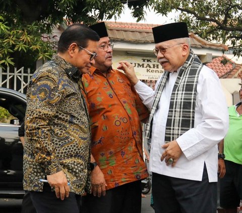 FOTO: Momen Pramono - Rano Disambut dengan Pelukan Fauzi Bowo Saat Kunjungi Museum MH Thamrin