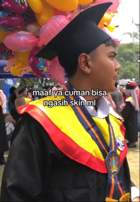 Pria Ini Dapat Hadiah Tak Biasa saat Wisuda, Aksinya Viral Bisa Jadi Inspirasi Para Gamers