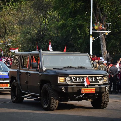 Didesain Khusus, Ini Mobil “Maung” Buatan Pindad yang Digunakan Paus Fransiskus