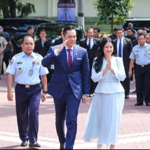 Pose SBY-Ibu Ani dan AHY-Annisa Selisih 19 Tahun di Taruna Nusantara, Kece Curi Perhatian