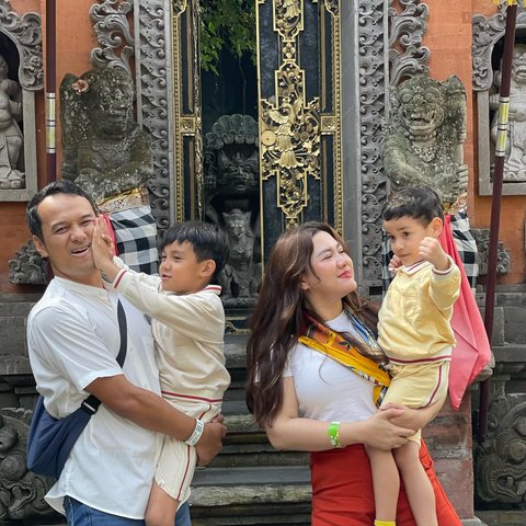 6 Momen Keseruan Vicky Shu dan Keluarga saat Liburan di Bali, Paras Ganteng Anak-anaknya Bikin Salfok