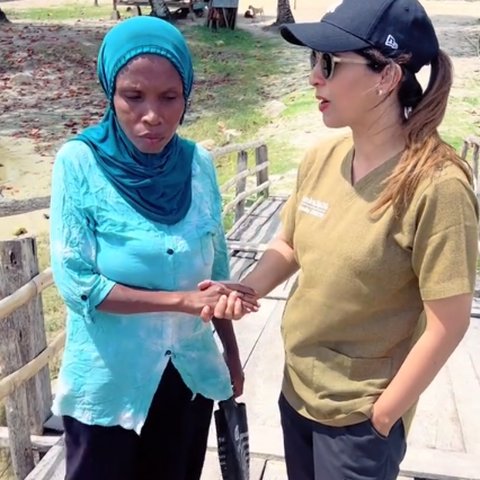 Nyetir Mobil Sendiri untuk Jemput Pasien, Aksi Dokter di Pedalaman Papua Ini Viral Banjir Pujian