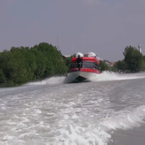 Potret Canggih Kapal Cepat Khusus Guru dan Nakes di Pulau Terpencil Sampang, Awalnya Tempuh 1,5 Jam Kini Hanya 15 Menit