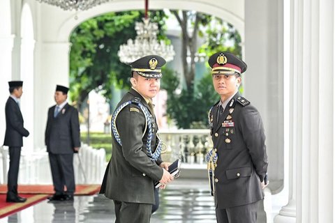 Kompol Syarif Bicara soal Berbuat Baik saat Foto Bareng Mayor Teddy, Netizen Salfok 2 Sosok di Belakang