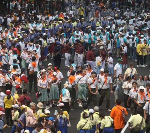 FOTO: Begini Situasi GBK Jelang Misa Suci Paus Fransiskus, Ribuan Jemaat Terus Berdatangan