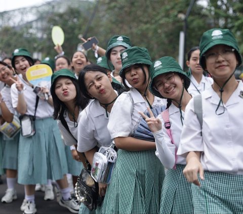 FOTO: Begini Situasi GBK Jelang Misa Suci Paus Fransiskus, Ribuan Jemaat Terus Berdatangan