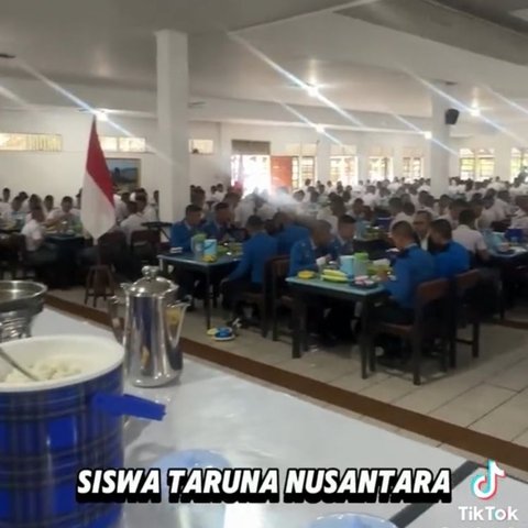 Nostalgia Masa Sekolah, Intip Momen AHY dan Istri Kunjungi SMA Taruna Nusantara