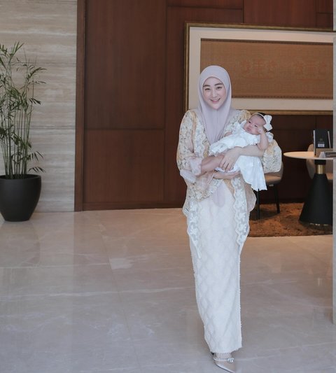 Foto-foto Terbaru Larissa Chou yang Kini jadi Ibu Dua Anak, Ramai Disebut Makin Cantik Setelah Melahirkan Baby Alesha