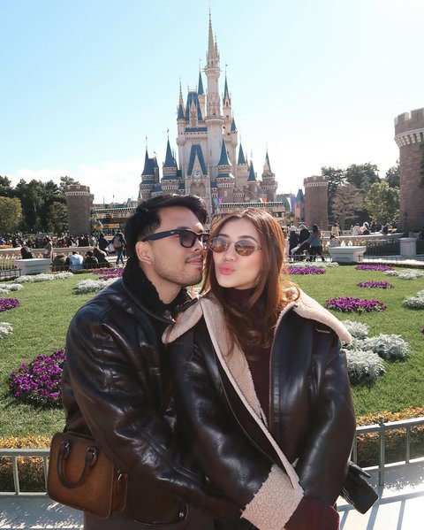 Aaliyah Massaid dan Thariq Halilintar Tampil Romantis Main di Disneyland Tokyo, Netizen: Bahagianya Nular