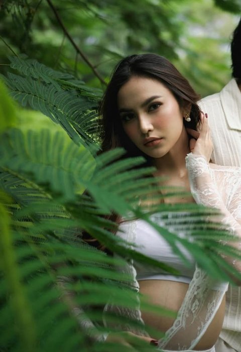 Mahalini Pamer Maternity Shoot Elegan, Ungkap Perjuangan di Balik Kehamilan Pertama