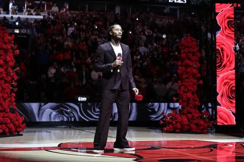 Chicago Bulls Pensiunkan Nomor Punggung 1 Bentuk Penghormatan kepada Derrick Rose