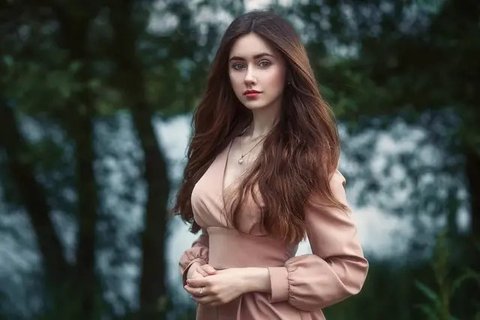 7 Potret Cantik dan Putih Pacar Baru Billy Syahputra Model Asal Belarus, Sudah Dapat Restu Keluarga