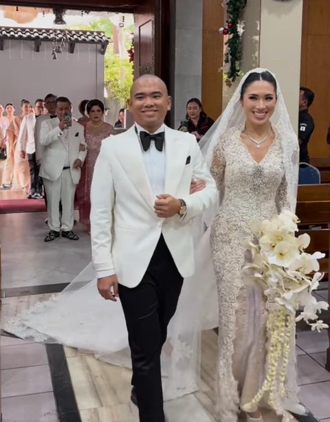 7 Momen Pernikahan Frank Hutapea dan Winona Delany, Hotman Paris Sang Ayahanda Diselimuti Haru