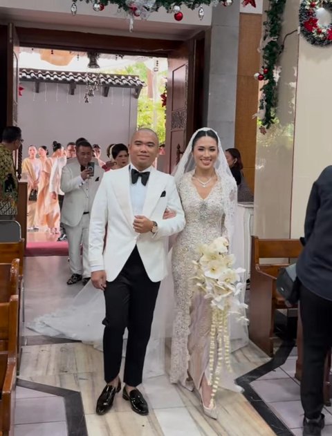 7 Momen Pernikahan Frank Hutapea dan Winona Delany, Hotman Paris Sang Ayahanda Diselimuti Haru