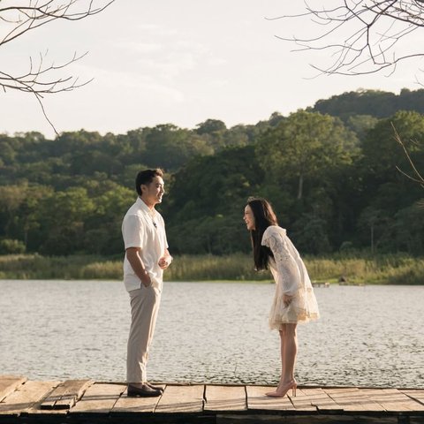 Jessica Jane Pamer Foto Bareng Erwin Phang Pakai Latar Biru, Bakal Menikah Tahun Ini?