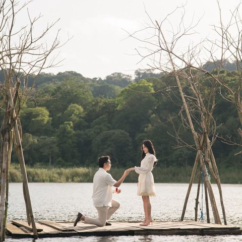 Jessica Jane Pamer Foto Bareng Erwin Phang Pakai Latar Biru, Bakal Menikah Tahun Ini?