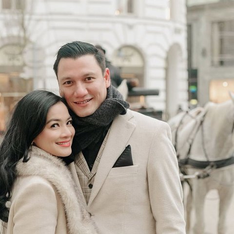 Potret Titi Kamal dan Christian Sugiono Liburan di Austria, Pacaran Sejak 1999 Hingga Kini Tetap Langgeng & Romantis