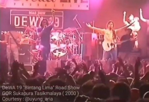 Potret Lawas Maia Estianty Saat Jadi Backing Vocal Dewa 19, Energik Manggung Sambil Gendong Al Ghazali