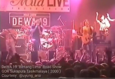 Potret Lawas Maia Estianty Saat Jadi Backing Vocal Dewa 19, Energik Manggung Sambil Gendong Al Ghazali