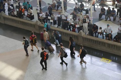 Penyebab Pesawat Super Air Jet Rute Lombok -Jakarta Mendarat Darurat di Bandara Juanda Surabaya